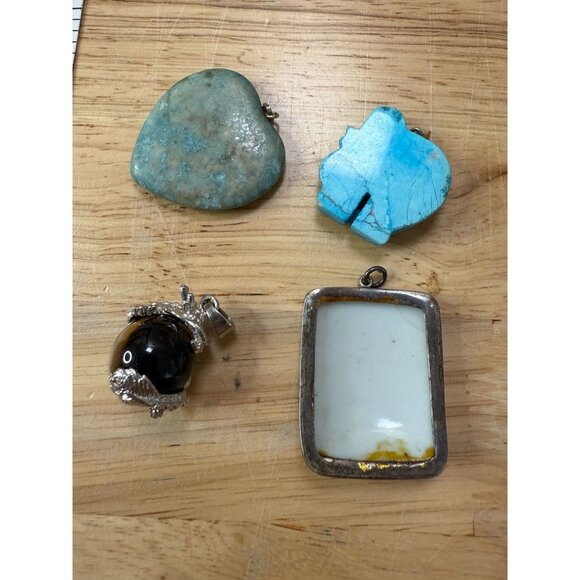 Set Of 4 Assorted Pendants Including Turquoise Heart Enamel Elephant Dragon - Picture 4 of 7